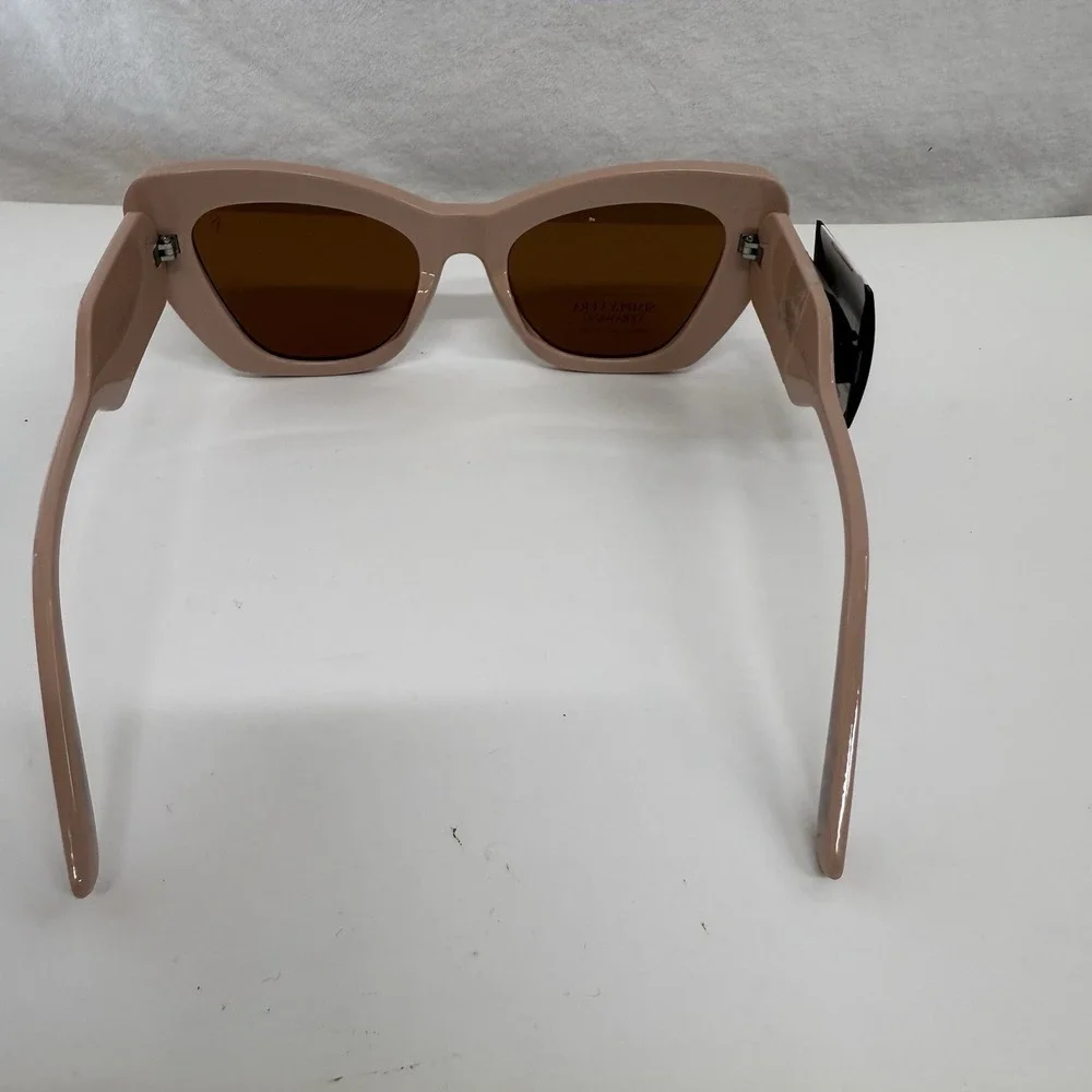 Stylish SimplyVera Vera Wang Pink Cat Eyes Chunky Frame Sunglasses